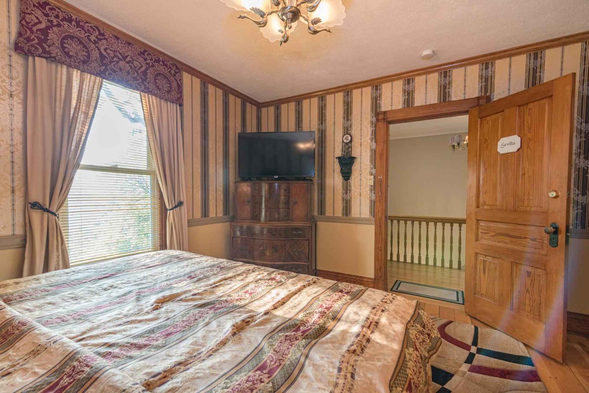 White Rose Inns & Motel ウィスコンシン デルズ エクステリア 写真