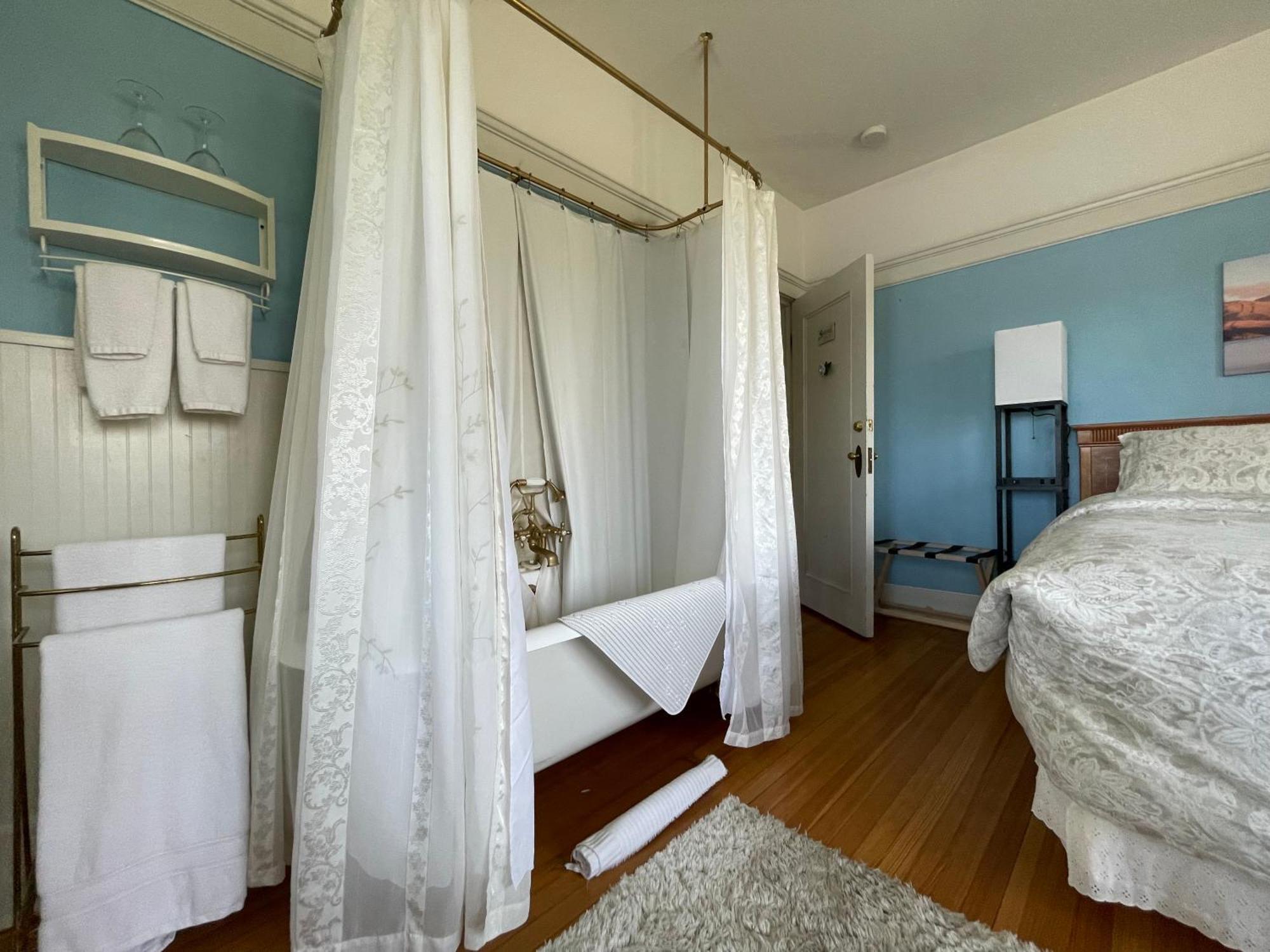 White Rose Inns & Motel ウィスコンシン デルズ 部屋 写真
