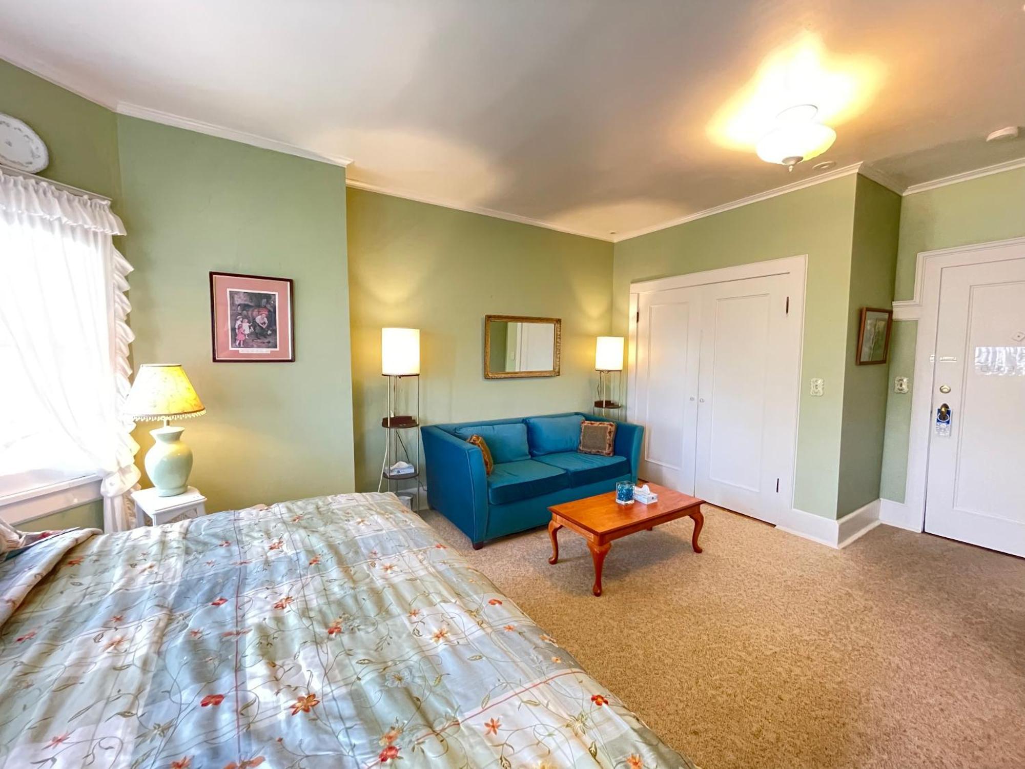 White Rose Inns & Motel ウィスコンシン デルズ 部屋 写真